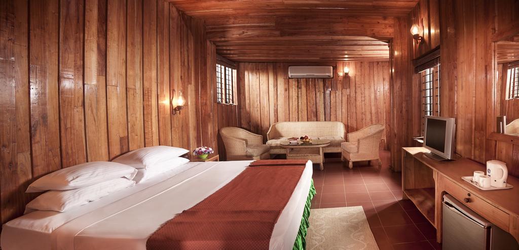 Hotel Woods N Spice - Thekkady à Kumily Extérieur photo