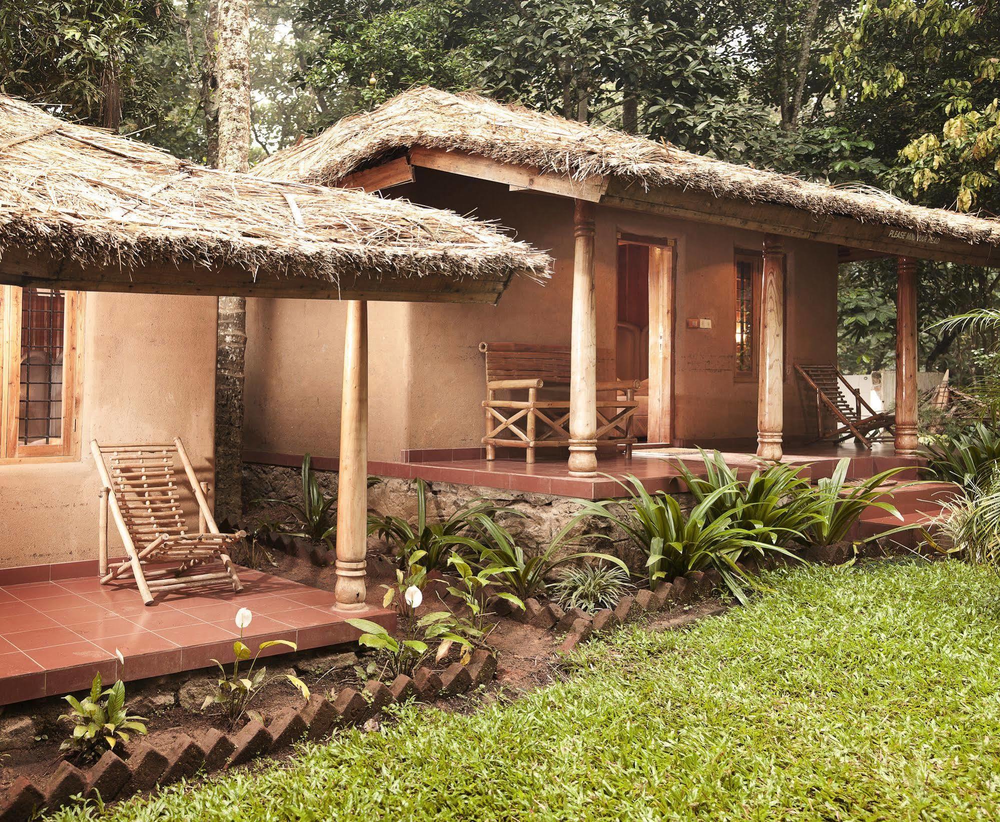 Hotel Woods N Spice - Thekkady à Kumily Extérieur photo