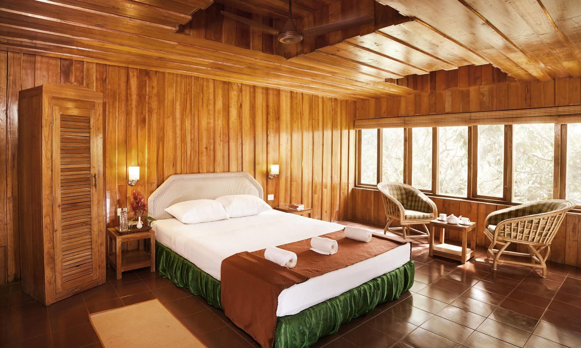 Hotel Woods N Spice - Thekkady à Kumily Extérieur photo