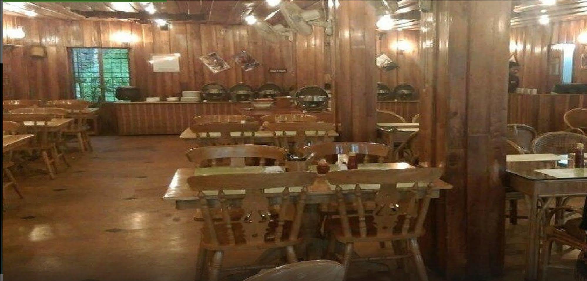 Hotel Woods N Spice - Thekkady à Kumily Extérieur photo