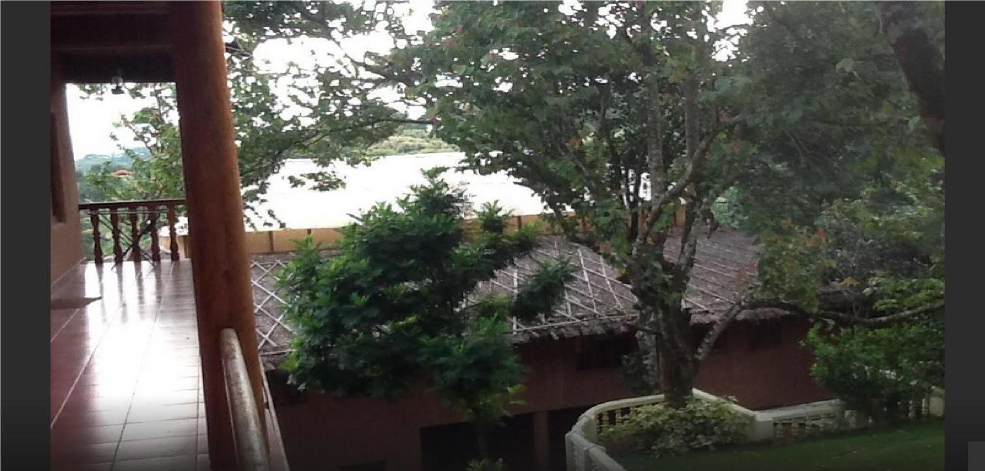 Hotel Woods N Spice - Thekkady à Kumily Extérieur photo