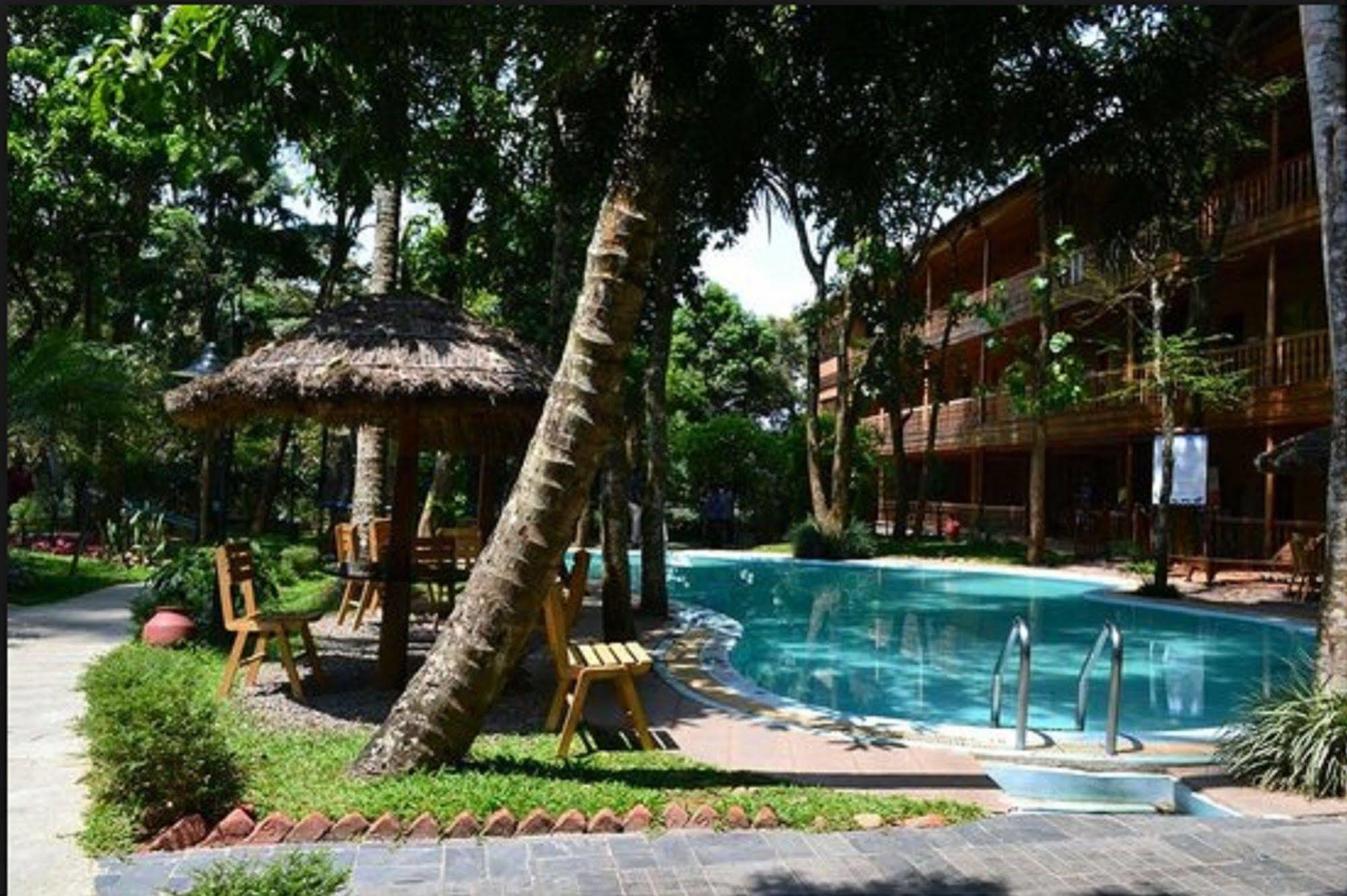 Hotel Woods N Spice - Thekkady à Kumily Extérieur photo