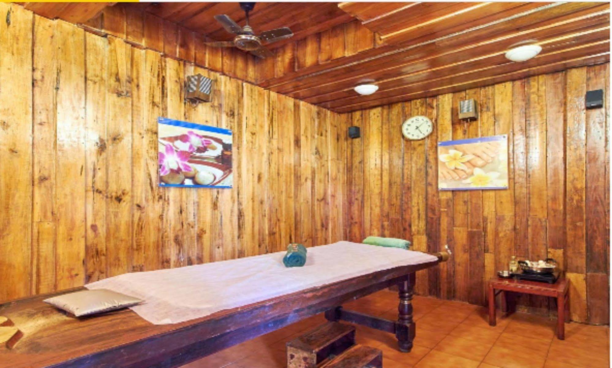 Hotel Woods N Spice - Thekkady à Kumily Extérieur photo